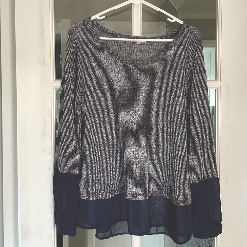 Pleione XL navy blue top with sheer detail